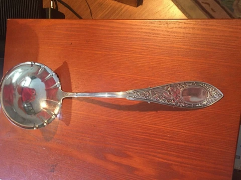Museum Quality Whiting Arabesque 13” 6.25-6.75 .oz Egg-Nog Beefstew Punch Server Cover