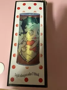 Betty Boop zylindrisches Nachtlicht-boop Love neu im Karton  - Bild 1 von 3