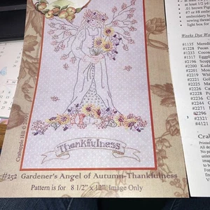 Gärtnerengel des Herbstes Handstickmuster, von Crabapple Hill Studio - Bild 1 von 4