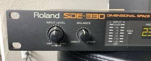 Roland SDE-330 Dimensional Space Delay Effect Processor - Picture 1 of 17