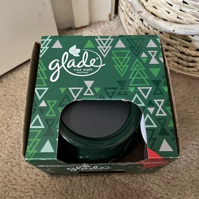 NUEVO Calentador de Fusión de Cera Eléctrico Glade Verde Colección Limitada de Invierno SC Johnson Foto 1 de 4
