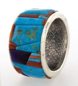 11.5 - Anillo con incrustación de adoquines de turquesa natural, sugilita y coral de alto grado - Imagen 1 de 7