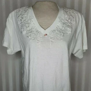 Camiseta de colección Commotion by Wet Seal para mujer talla única blanca cuello en V bordado SS - Imagen 1 de 7