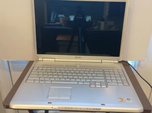 Dell Inspiron 1721 black 17” Laptop - Picture 1 of 12