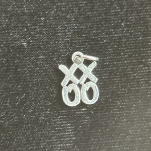James Avery Retired XXOO Charm or Pendant Sterling Silver - Picture 1 of 4