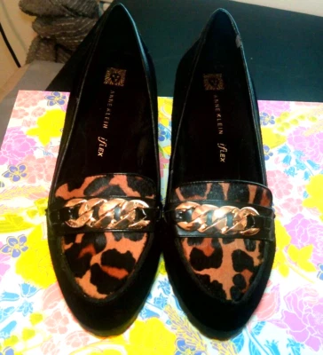 Cuña Anne Klein cadena guepardo cuña pelo de becerro talla 7 Foto 1 de 4