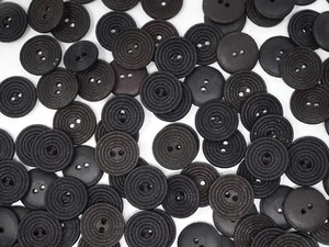 Round Celluloid Black Art-Deco 2-Hole Buttons Spirals Circles 14mm Lot of 100 7x - Picture 1 of 8