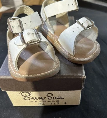 Sandalias Sun San de cuero blancas para niñas talla 4 ligeramente usadas gran forma Foto 1 de 4