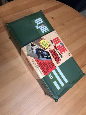 Hasbro 1996 GI Joe Auténtico Footlocker Sostiene 2 - 12" Figuras GI Joe NUEVO DE COLECCIÓN Foto 1 de 3