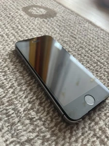 Apple iPhone SE - 64GB - silber (Ohne Simlock) (Dual-SIM) - Bild 1 von 5