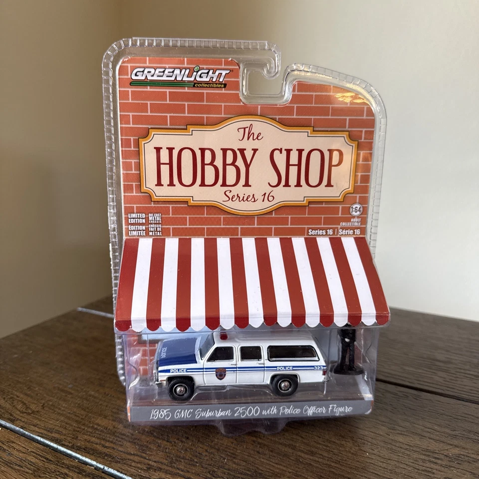 1946 Ford Fordor Super Deluxe Green W/Surfboards 1/64 Diecast Greenlight 97160 A