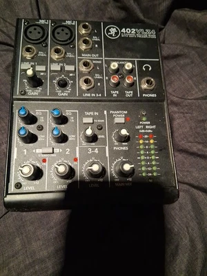 Mackie 402VLZ4 4-Channel Compact Audio Mixer Mic Pre w/ Phantom for Podcasting - Image 1 of 4