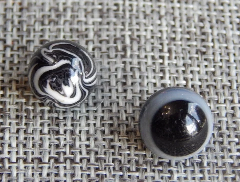 Lot of Antique Vntg Glass Buttons Black White Charmstring #019-F Cover