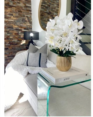 Orquídea de seda de 3 tallos con maceta dorada Foto 1 de 2