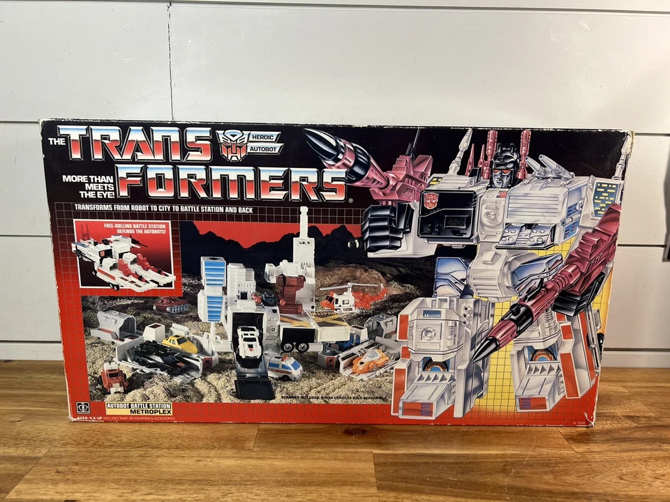 Metroplex Complete w/ Box 1985 Vintage G1 Transformers Figure Rubber Tires - Image 1 of 4