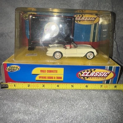 Chevrolet Corvette 1953 convertible clásico escala 1 43 fundido a presión nuevo en caja Foto 1 de 4