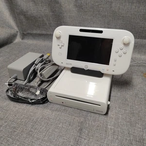 Nintendo Wii U 32GB White Console Bundle w/Gamepad & Cables & Mario Kart 8 READ - Bild 1 von 15