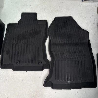 Juego de alfombrillas para todo clima Subaru Forester 2019-2024 negras OEM  Foto 1 de 4