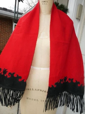 BUFANDA SHADY CHARACTER NICK & NORA 100 % LANA DE CORDERO ROJA CON FLECOS DE GAMUZA NEGRA 4" L Foto 1 de 4