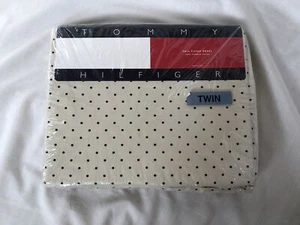 Tommy Hilfiger Cotton Fitted Twin Size Sheet HILFIGER INDEPENDENCE NEW NWT - Picture 1 of 1