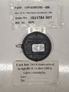 Cleveland Controls-J11-06780-009 High Altitude Pressure Control Switch-1.00"WC - Picture 1 of 5