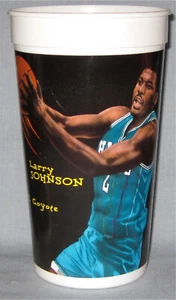 Copa de baloncesto Larry Johnson McDonalds Looney Tunes 1995 - Charlotte Hornets - Imagen 1 de 3