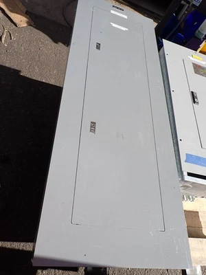 SQUARE D NF442L2C 250 amp 600v 3 Phase MLO Panelboard Indoor MH56BE p839 - Image 1 of 4