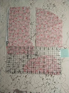 REMNANTS Pink Pigs Cotton Fabric Hi-Fashion Fabrics Piglets - Picture 1 of 4