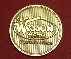 Dan Wesson Display Case Bronze Medallion - Picture 1 of 2