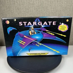 Stargate WINGED GLIDER Alien Attack Craft 1994 de colección de Hasbro NUEVO en caja - Imagen 1 de 16