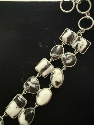 Pulsera Doble Fila de Cabujón Blanco y Negro Cebra Jaspe Cierre Pequeño Foto 1 de 4