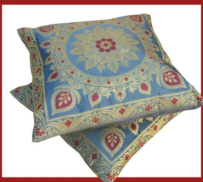 Juego de dos fundas de almohada brocado de seda motivo floral azul, rojo, dorado de la India Foto 1 de 4