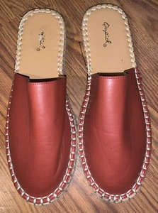 Ladies Size 8.5 Burgundy Quipid Slip-ons Flats **Please See Description - Picture 1 of 7