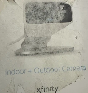 NEW ! Xfinity XCAM2 SCHC2AEW HD Indoor Outdoor Security Camera + XW4 1080P - F S - Picture 1 of 3