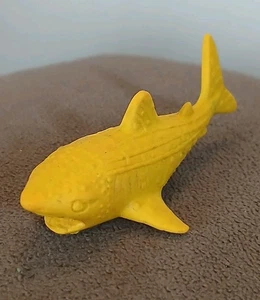 Diener Blue White Bull Shark Eraser Vintage Yellow Ocean Aquarium Sea - Picture 1 of 4