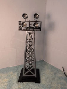 Vintage O-Gauge Louis Marx Floodlight Tower W/ Four Lights No Rust! - Picture 1 of 7