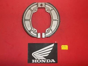 40-502 Emgo HONDA, POLARIS ATC ZAPATOS FRENO TRASERO 306 * NUEVOS SIN RANURAS - Imagen 1 de 2