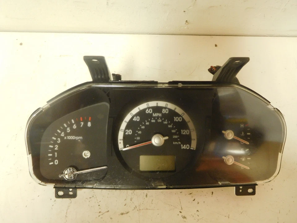 Cuadro de instrumentos velocímetro Kia Sportage 2007 4x4 94001-1F040 Foto 1 de 4