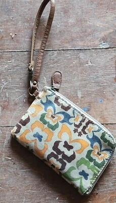 Mariposa wristlet Butterfly Print removable wristlet strap Clutch Wallet - Image 1 of 4