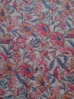 Remanente - DE COLECCIÓN FLORAL - Liberty of London Tana Lawn Aprox 33 x 30 cm Foto 1 de 3