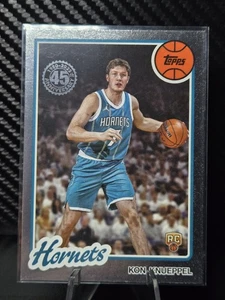 2025-26 Topps Flagship Baloncesto Kon Knueppel 45 Aniversario Lámina #80BK-53 RC - Imagen 1 de 2