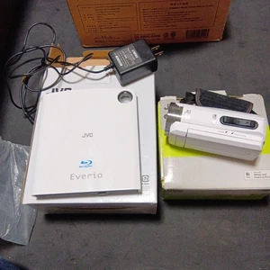 JVC Everio GZ-B800-W Digital Camcorder with CU-BD5 Player Tested Working - Picture 1 of 10
