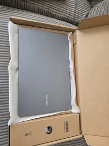 Samsung Galaxy Book4 NP750XGK 15.6″ Intel Core i3-1315U 1.2GHz 8 GB RAM 256 GB - Picture 1 of 6