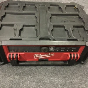 Milwaukee 2950-20 M18 PACKOUT Radio/Speaker + Charger(Used) - Picture 1 of 3