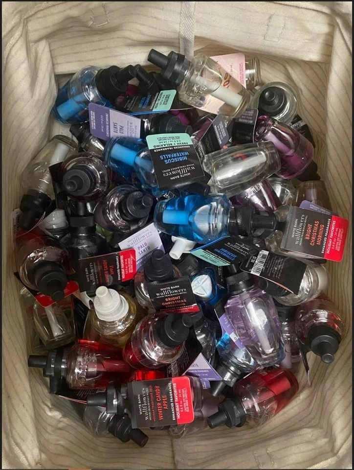 LOTE DE 10 BOMBILLAS DE RECARGA DE FLORES DE PARED SURTIDAS/MIXTAS PARA BAÑO Y CUERPO Foto 1 de 1