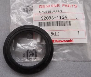 New Genuine Kawasaki ZX550A GPZ550 Front Fork Dust Seal 92093-1154 Parapolvore - Picture 1 of 2