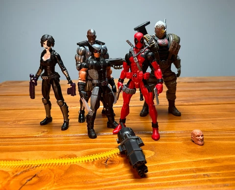 Marvel Legends X-Force: Deadpool, Cable, Domino, Deathlok, Wolverine Cover