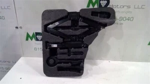 2018-2024 CHEVROLET TRAILBLAZER, SCISSOR JACK W/ FOAM TOOL KIT OEM - Picture 1 of 4
