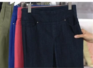 Denim & Co. Petite Perfect Denim Smooth Waist Straight Leg Jean 16P A239620 - Picture 1 of 6