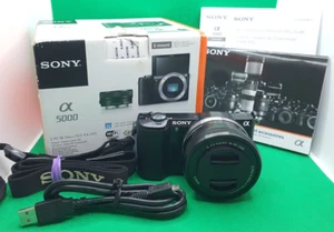 Sony a5000 ILCE-5000 w. SELP 1650 PZ 16-50mm OSS lens and charger - Bild 1 von 11